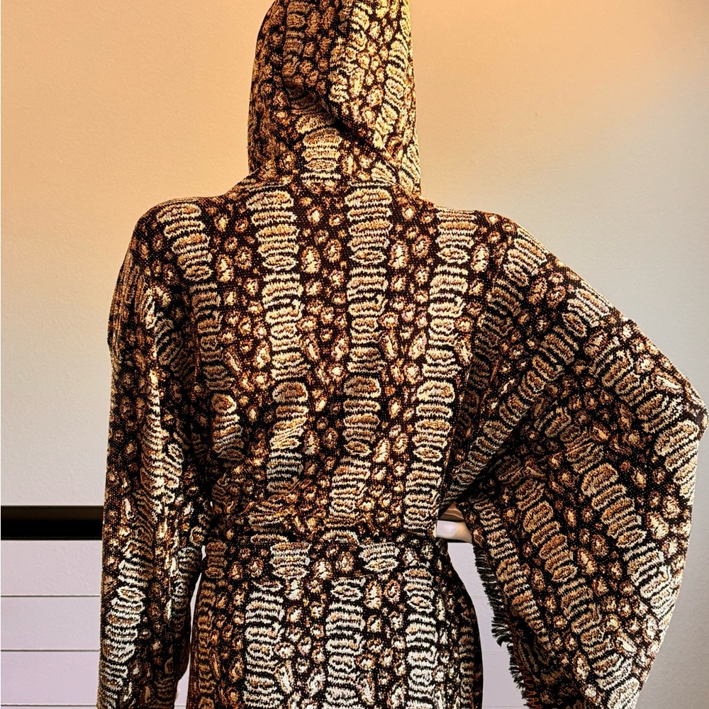 Shimmery Glitter Robe - Picture 5 of 8